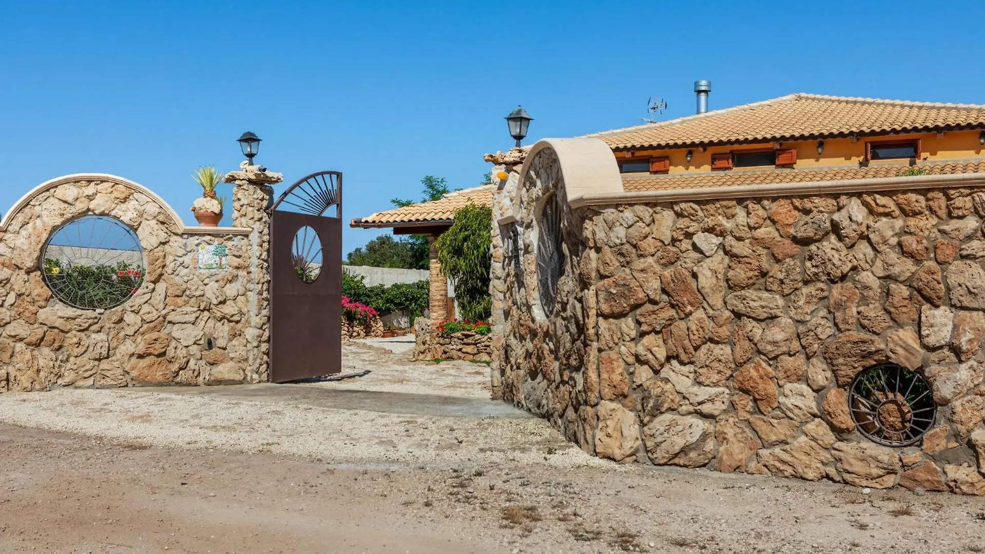 Villa Lena-Siracusa Plemmirio 0*,
